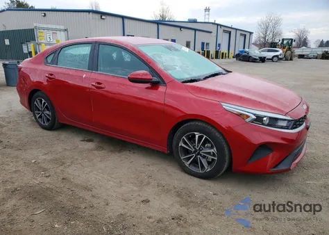 2024 Kia Forte Lx z USA, uszkodzony, nr VIN 3KPF24AD1RE805104